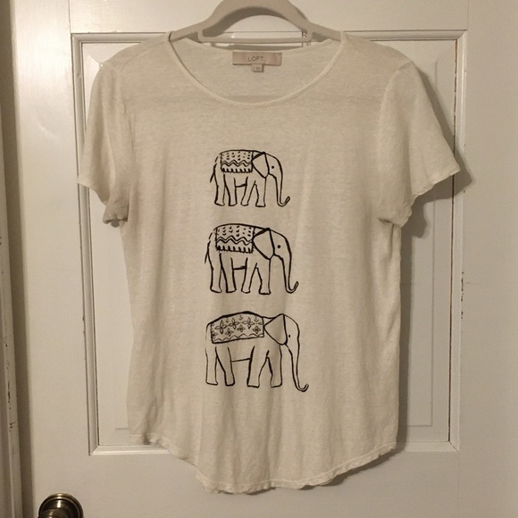 LOFT Tops - LOFT Cream T Shirt with elephants sz Small